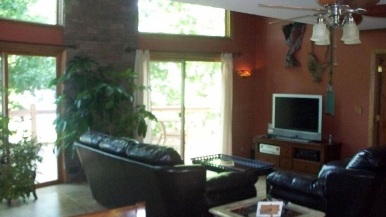 Photo of Livingroom in Cedar Bluff