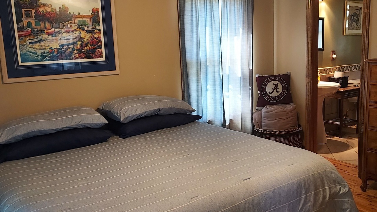 Photo of Bedroom in Cedar Bluff