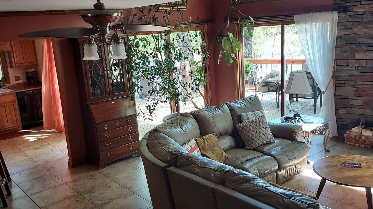 Photo of Livingroom in Cedar Bluff