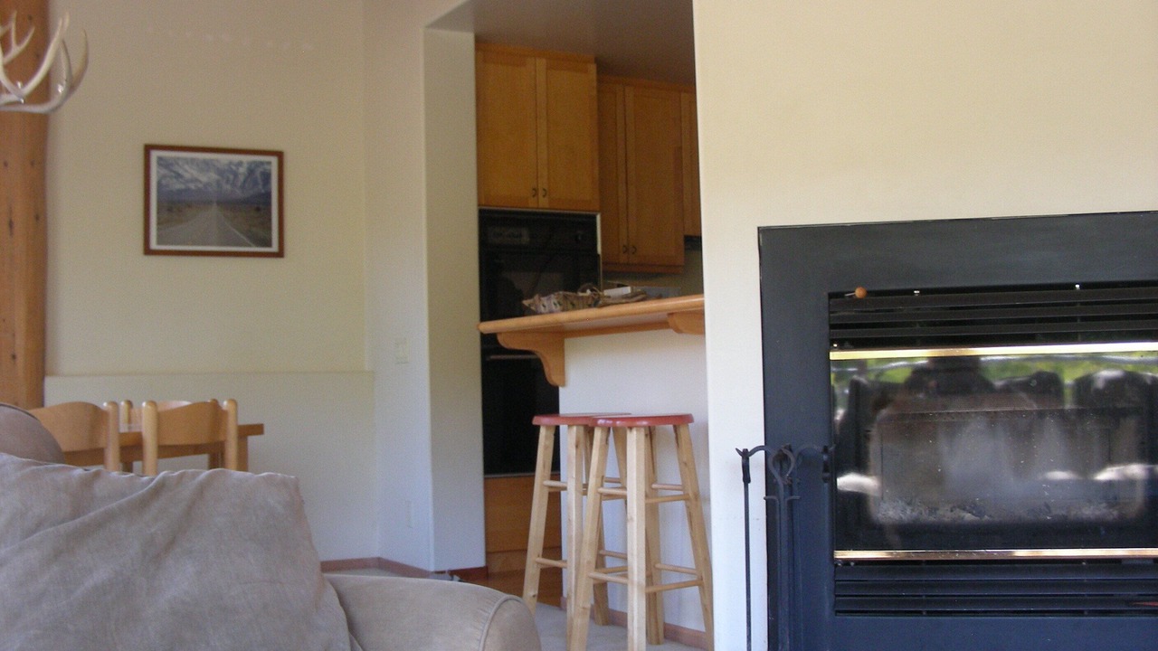 Photo of Livingroom in Lee Vining