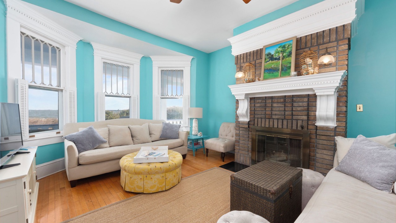 Photo of Livingroom in Willoughby Spit