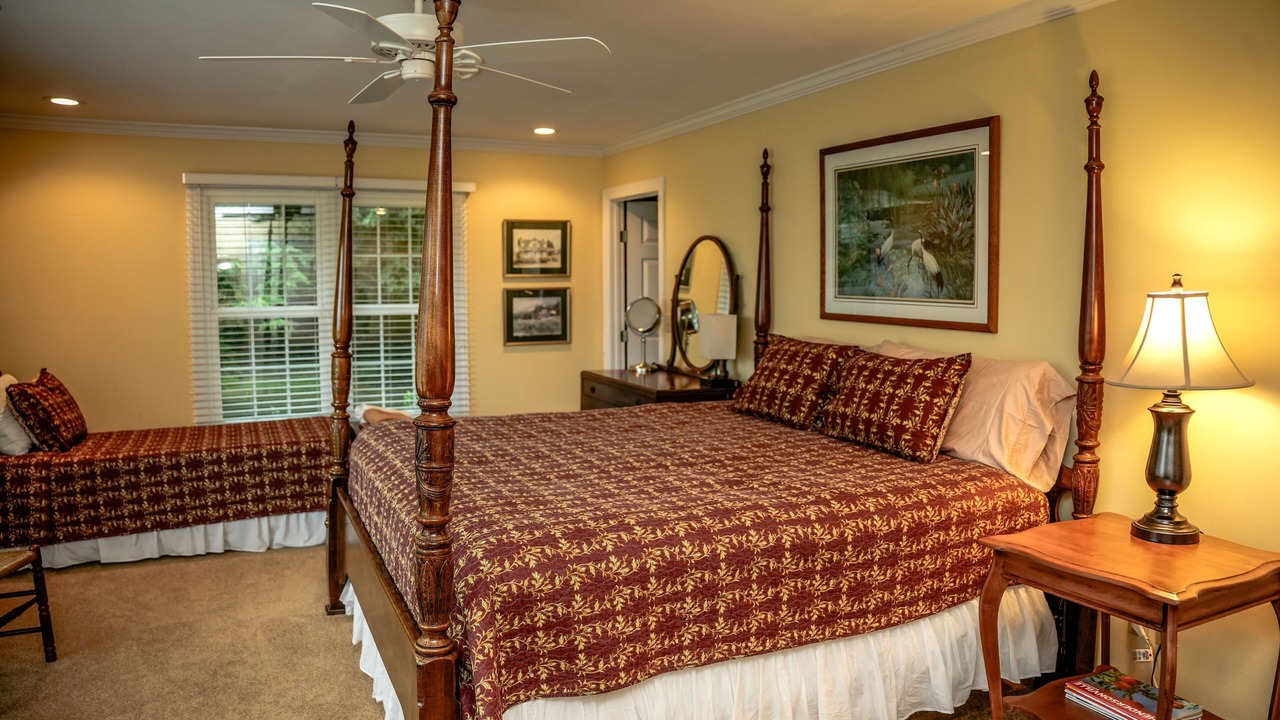 Photo of Bedroom in Hendersonville