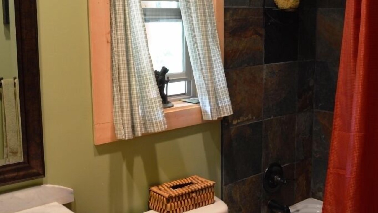 Photo of Bathroom in Skykomish