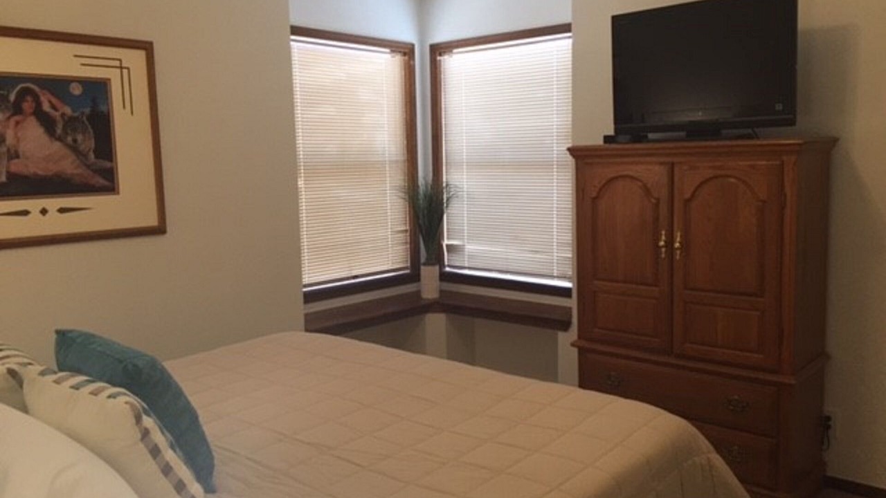 Photo of Bedroom in Alamogordo