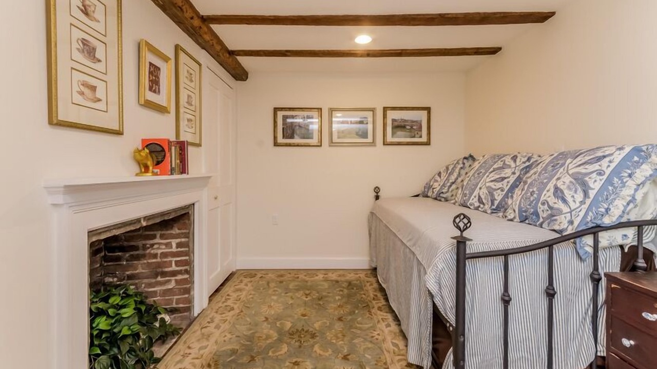 Photo of Livingroom in Marblehead