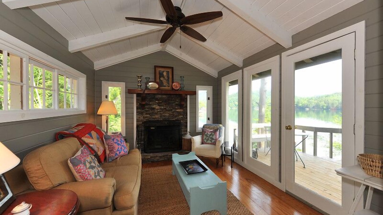 Photo of Livingroom in Clarkesville