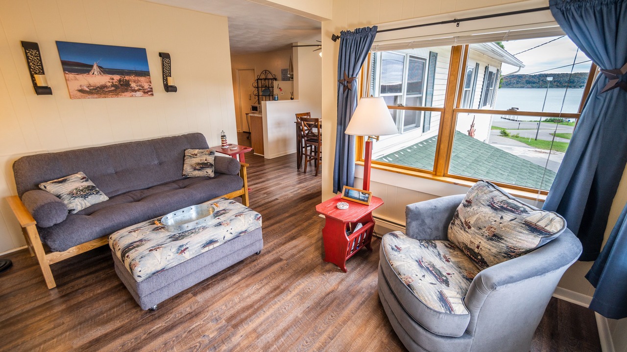 Photo of Livingroom in Munising