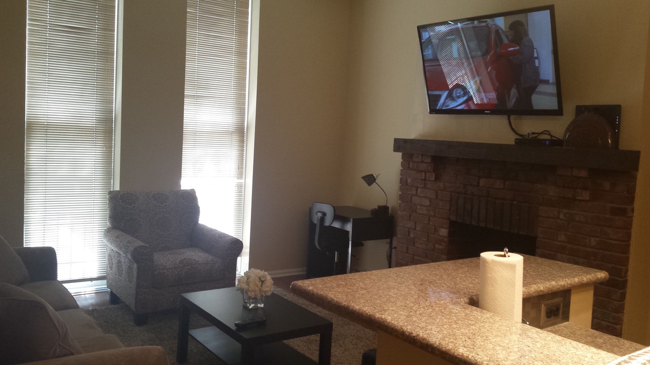 Photo of Livingroom in Allegheny-West