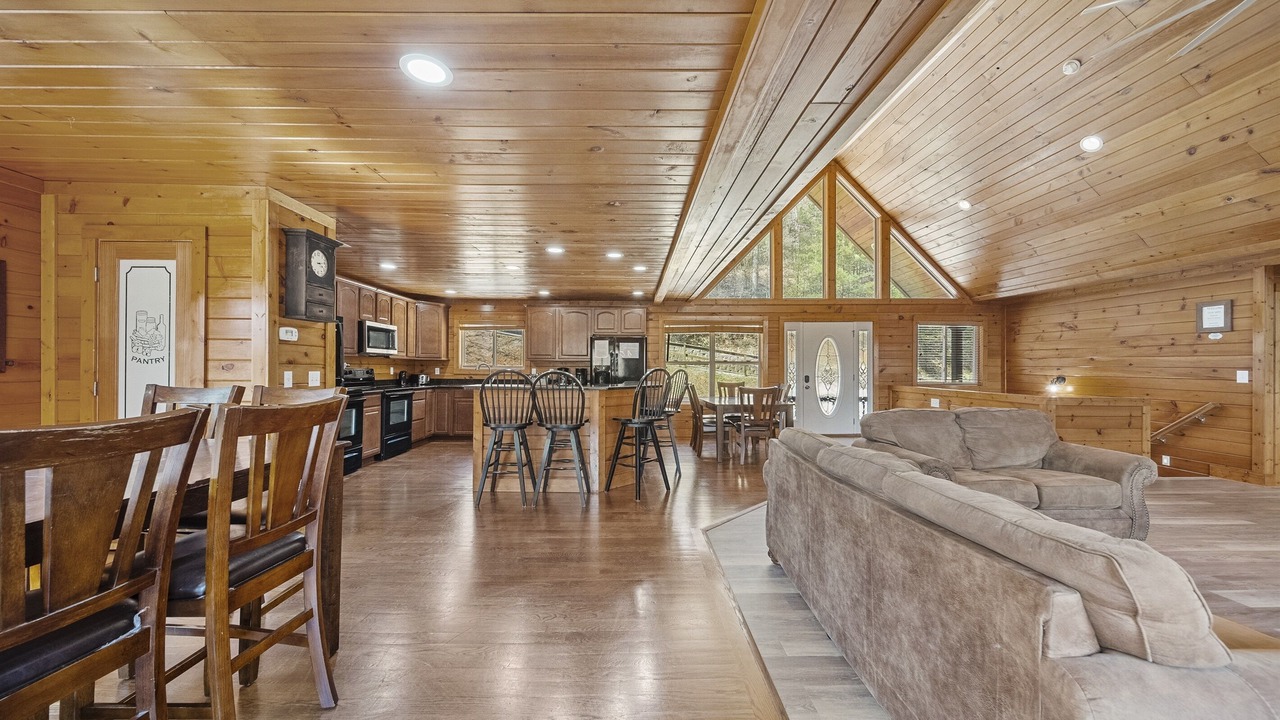 Photo of Livingroom in Lakeside Estates