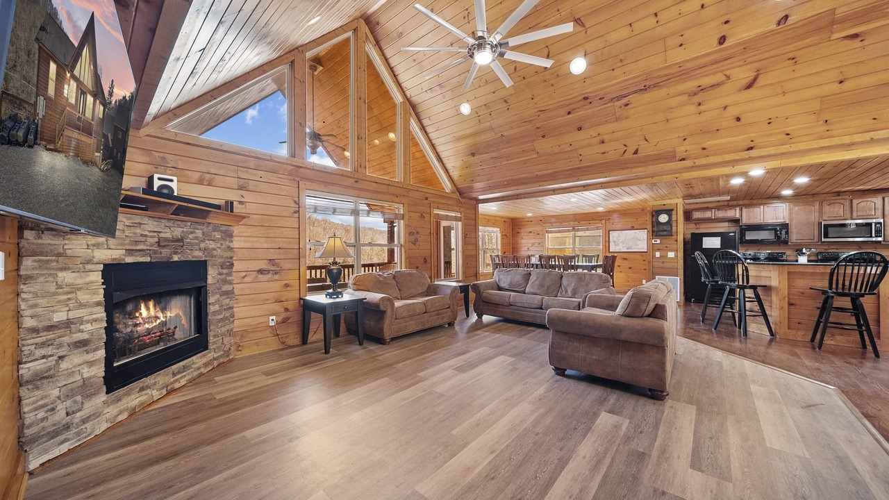 Photo of Livingroom in Lakeside Estates