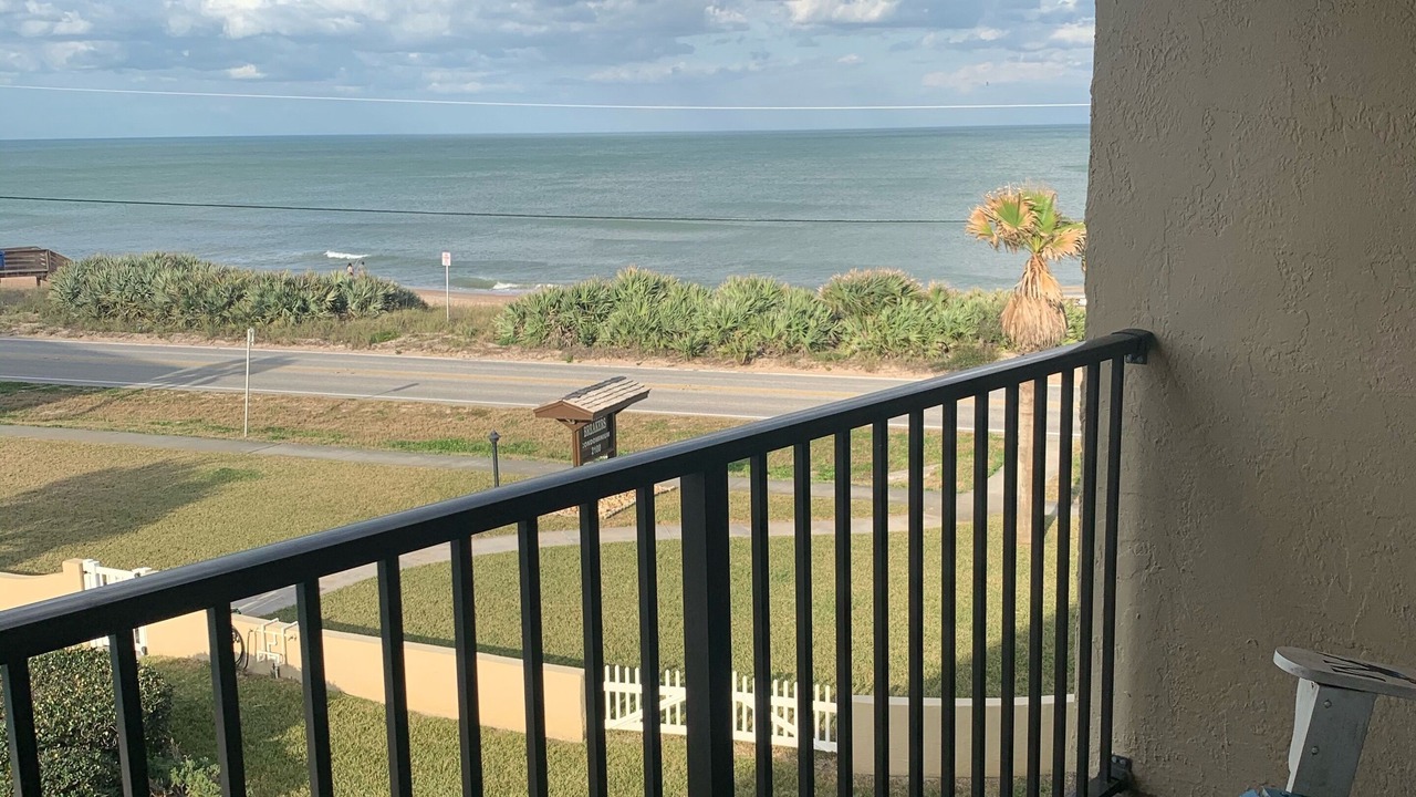 Photo of Patio Balcony in Breakers