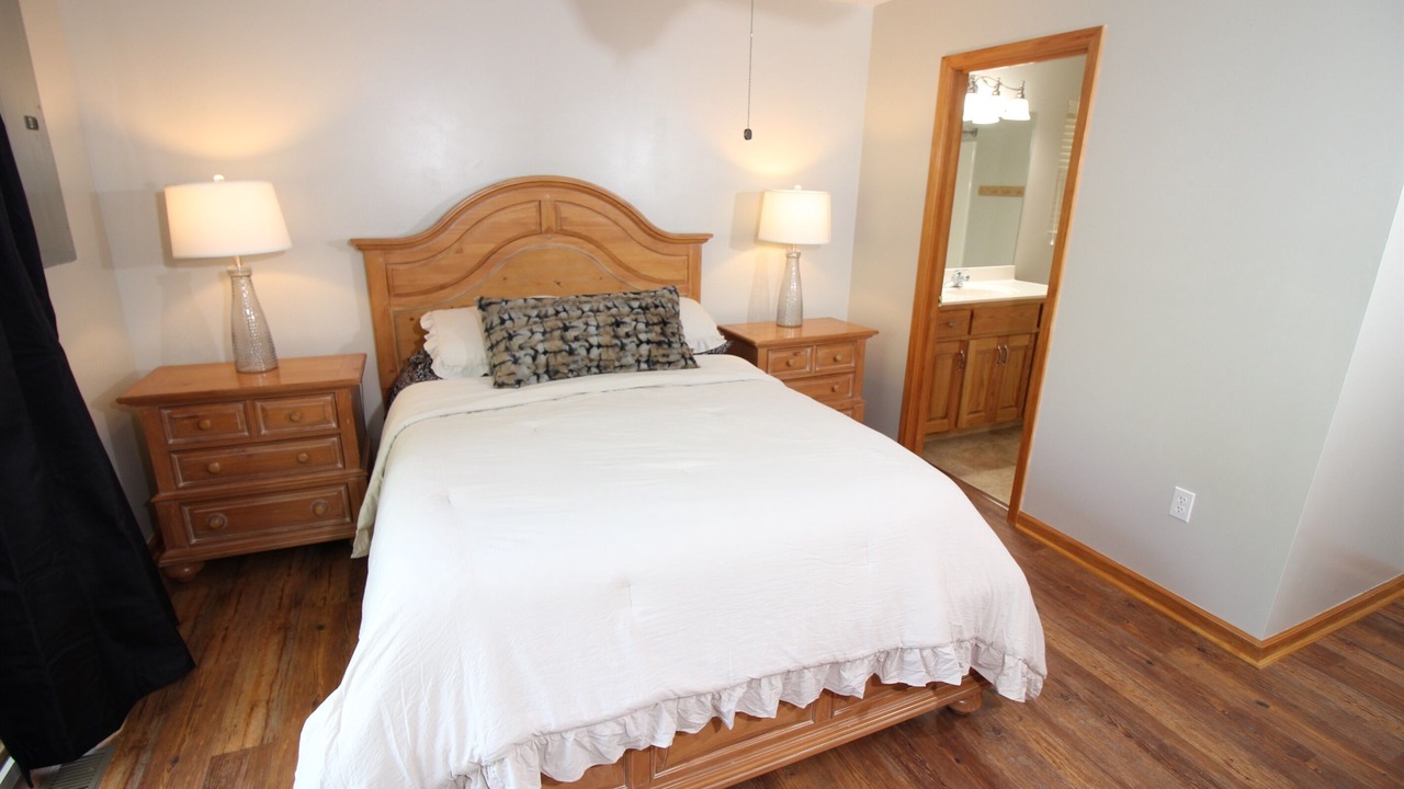 Photo of Bedroom in Lakeside Estates