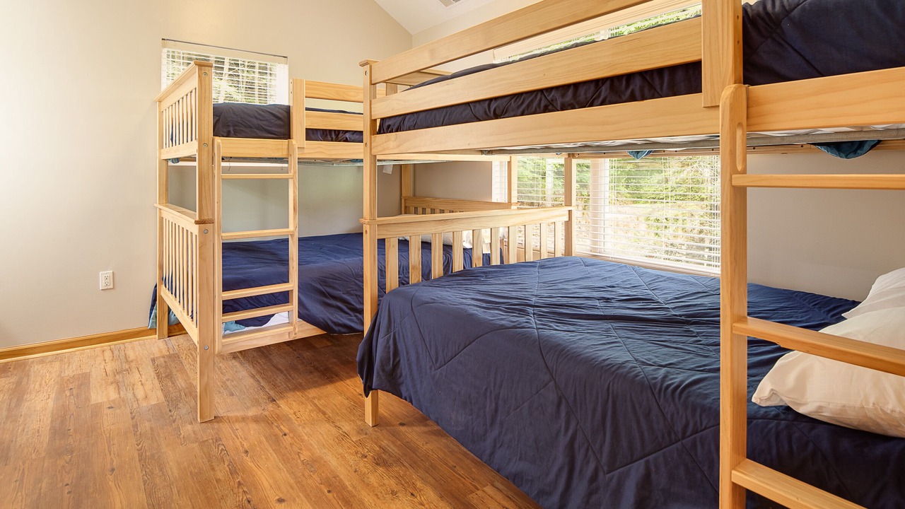 Photo of Bedroom in Lakeside Estates