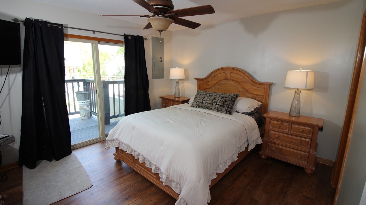 Photo of Bedroom in Lakeside Estates