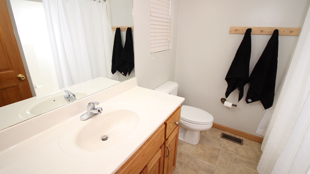 Photo of Bathroom in Lakeside Estates