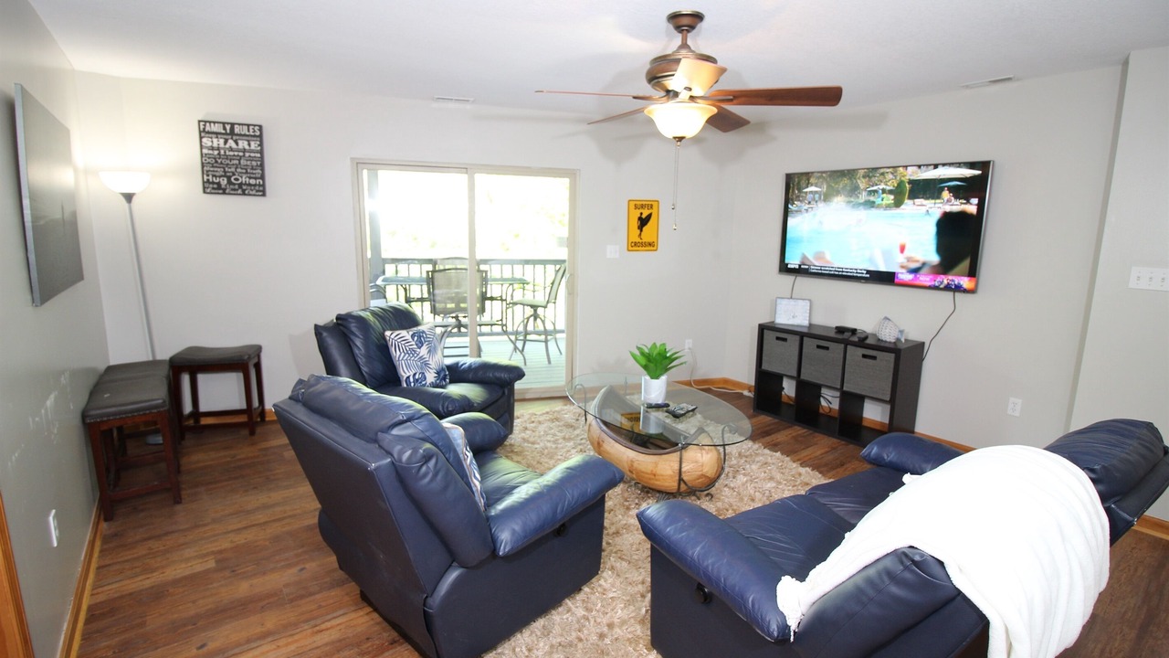 Photo of Livingroom in Lakeside Estates