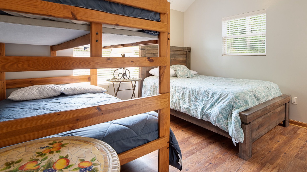 Photo of Bedroom in Lakeside Estates