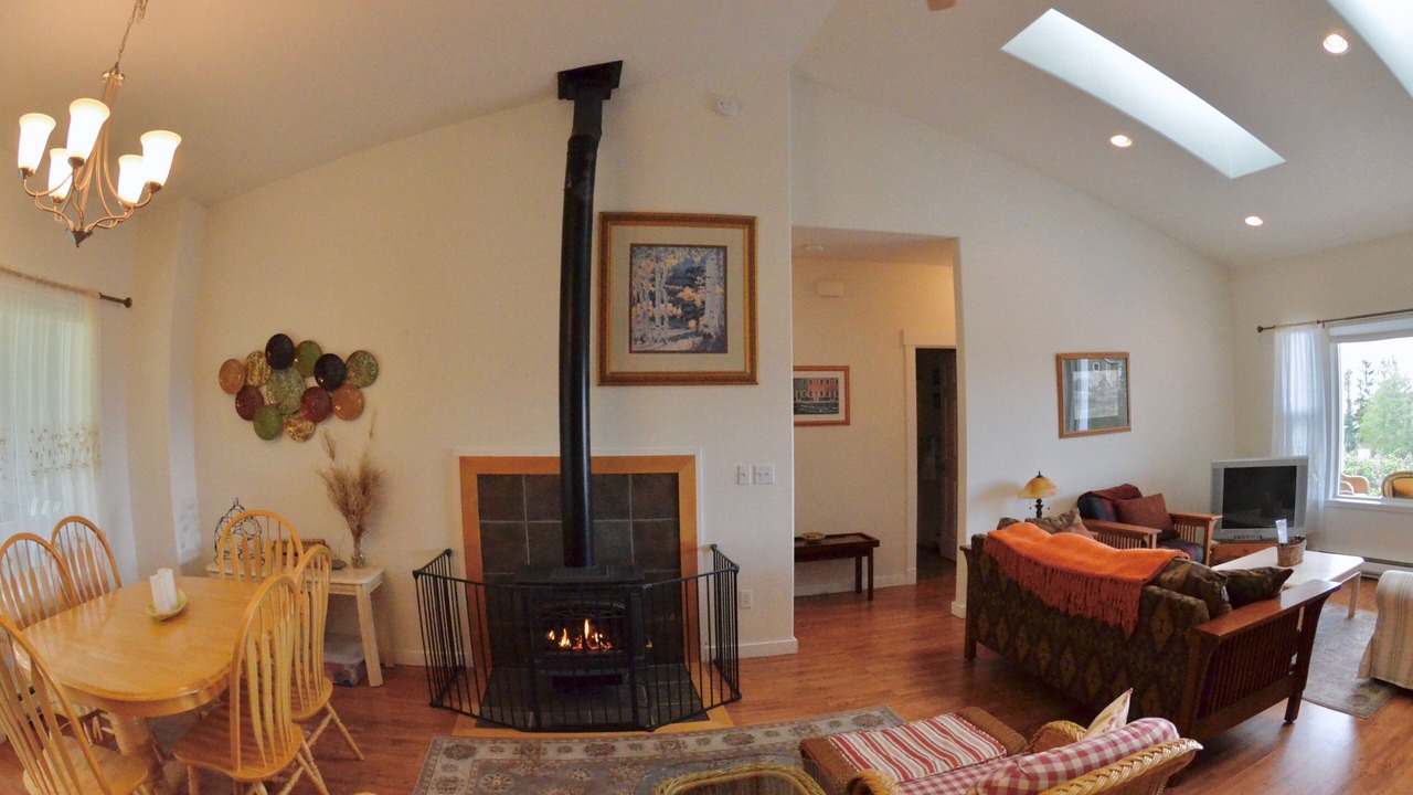 Photo of Bedroom in Coupeville