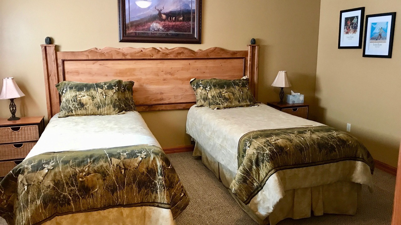Photo of Bedroom in East Glacier Park