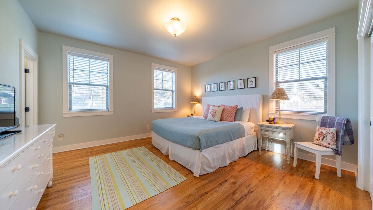 Photo of Bedroom in Nelscott