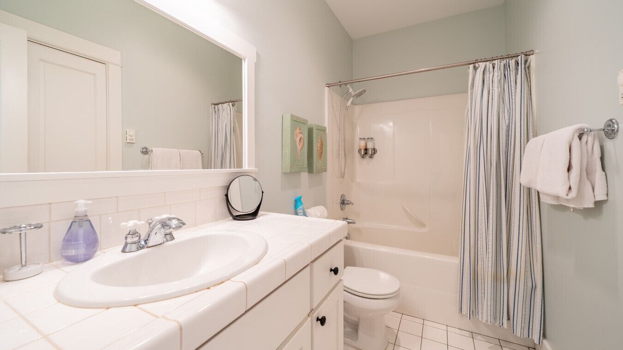 Photo of Bathroom in Nelscott