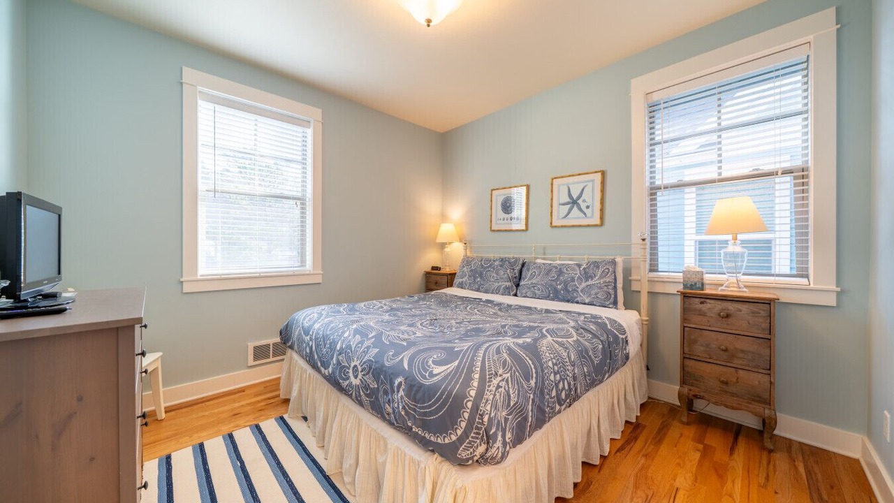 Photo of Bedroom in Nelscott