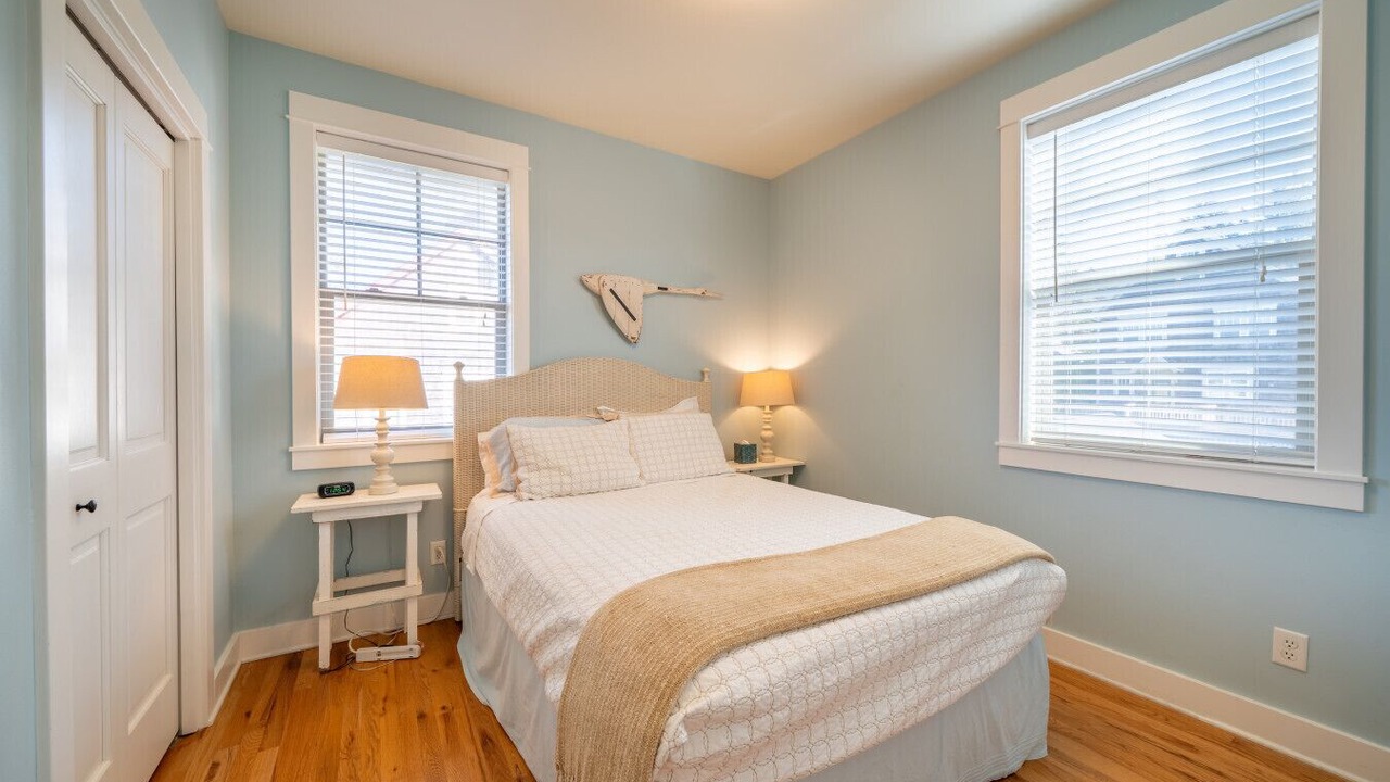 Photo of Bedroom in Nelscott