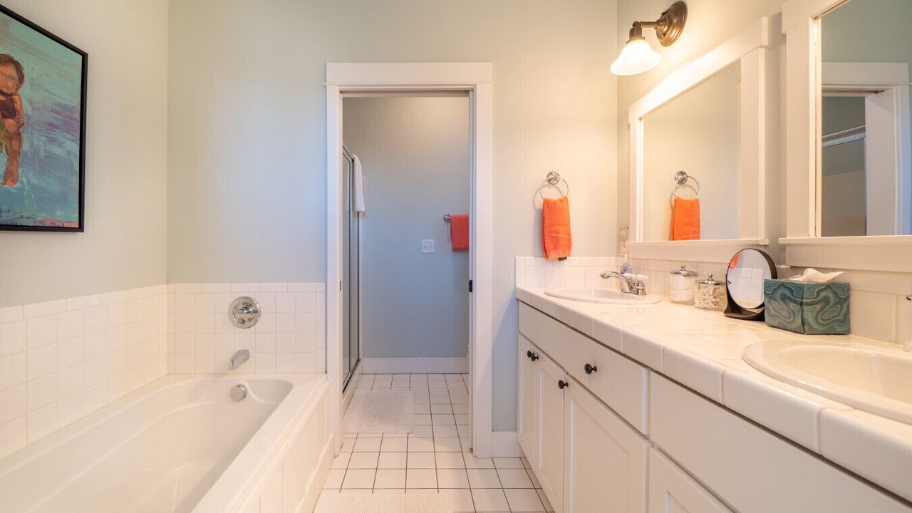 Photo of Bathroom in Nelscott