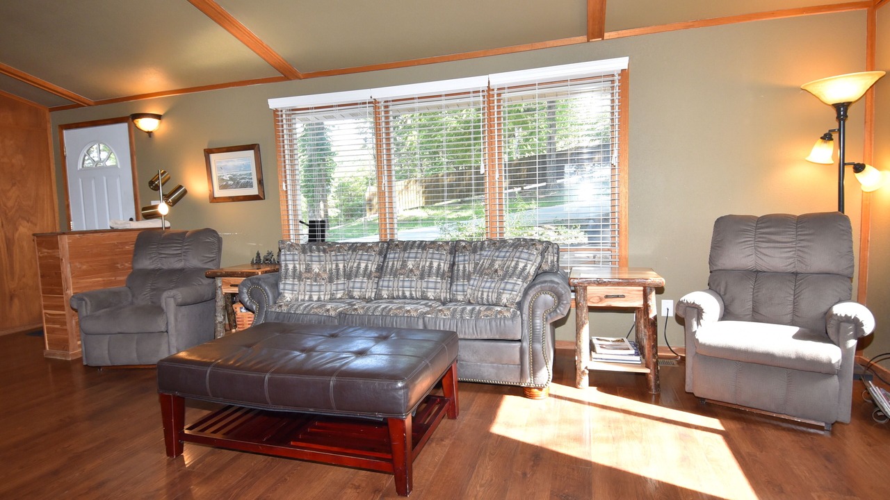 Photo of Bedroom in Camdenton