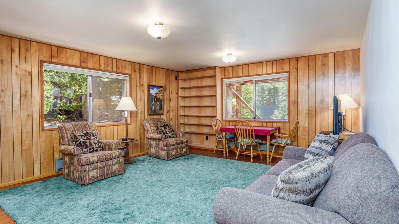 Photo of Livingroom in Yosemite West