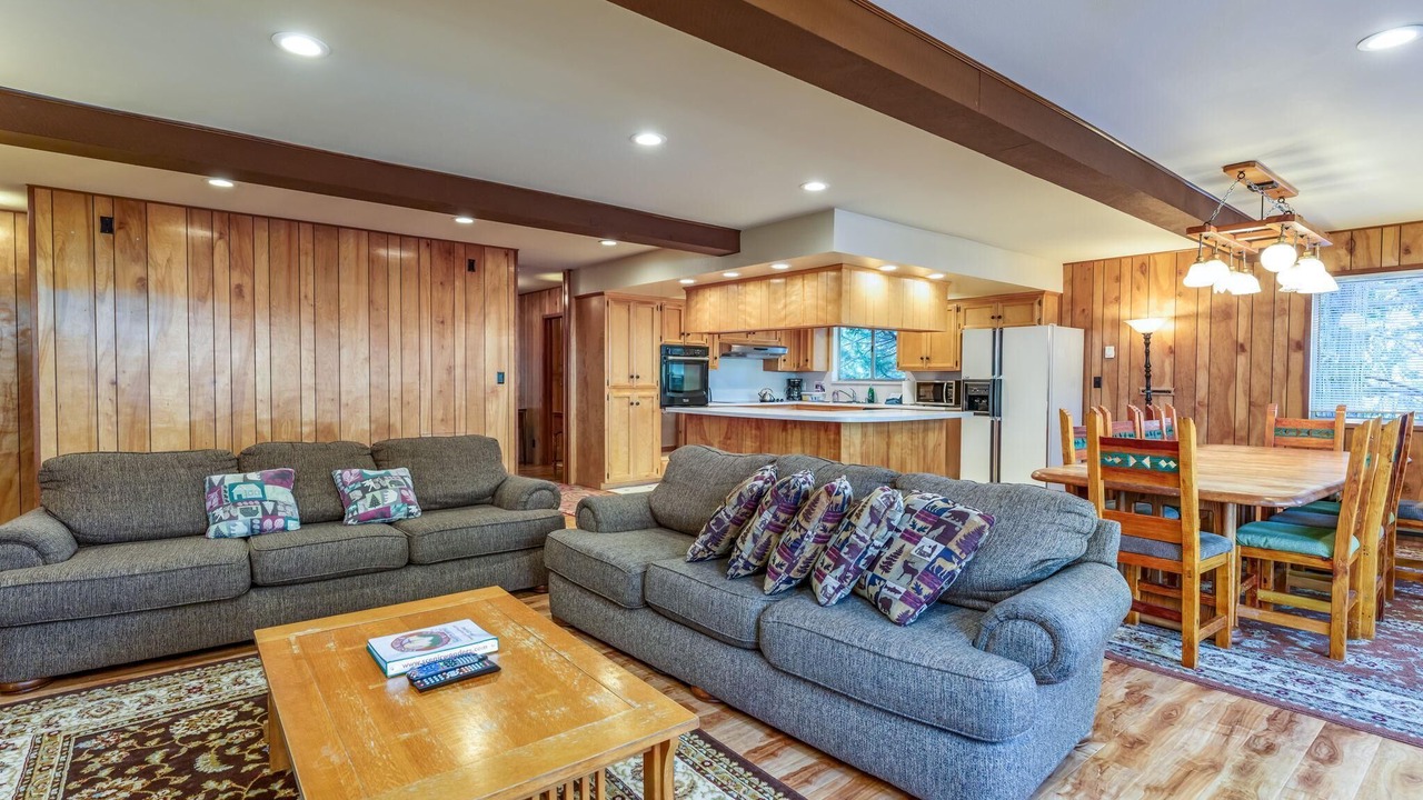 Photo of Livingroom in Yosemite West