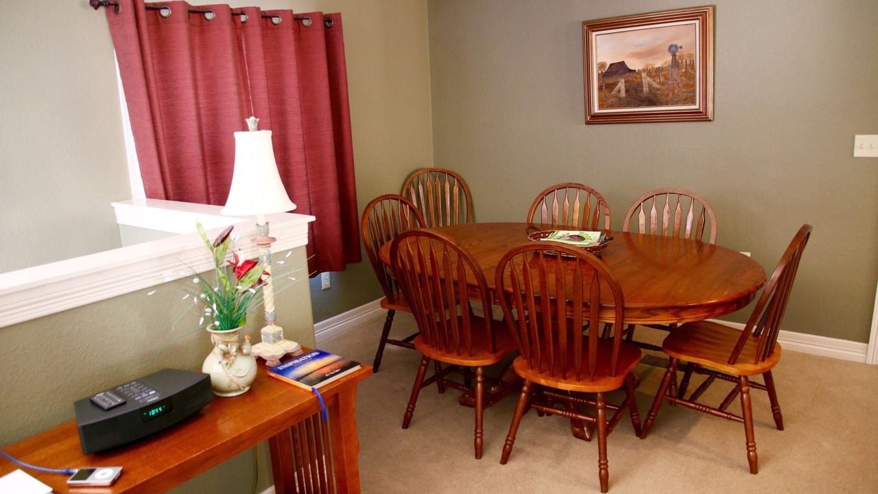 Photo of Livingroom in Divide