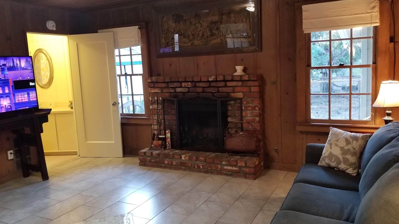 Photo of Livingroom in Pacific Grove