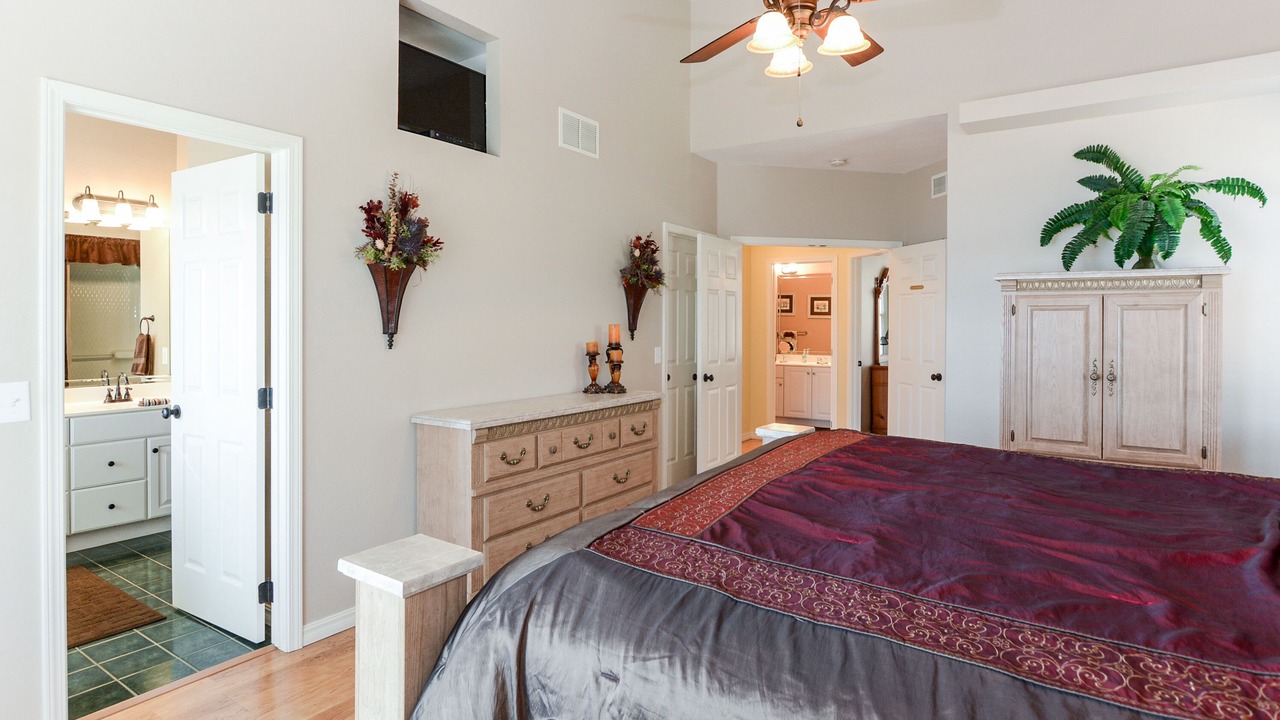 Photo of Bedroom in Shell Knob