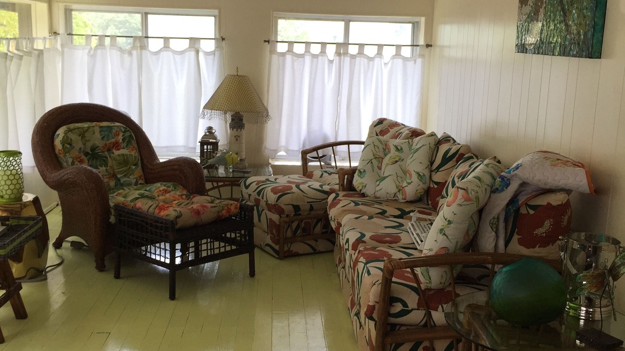 Photo of Livingroom in Sunrise Beach