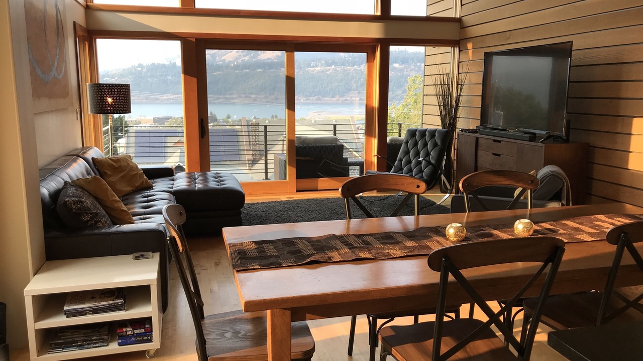 Photo of Livingroom in Hood River