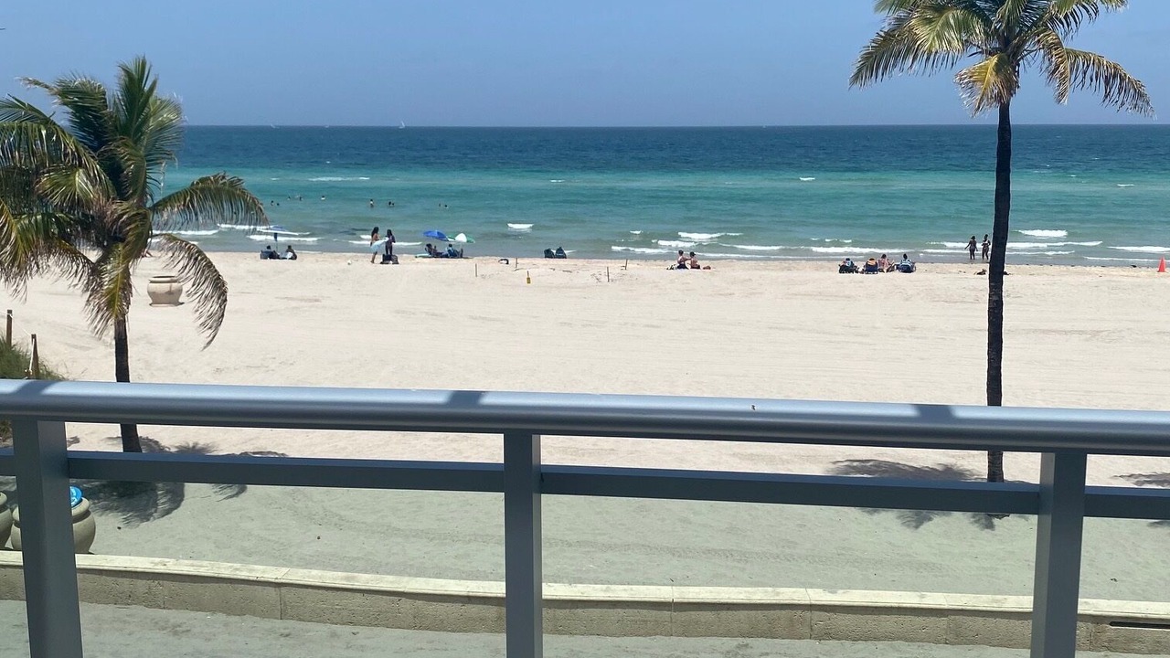 Photo of Others in Hollywood