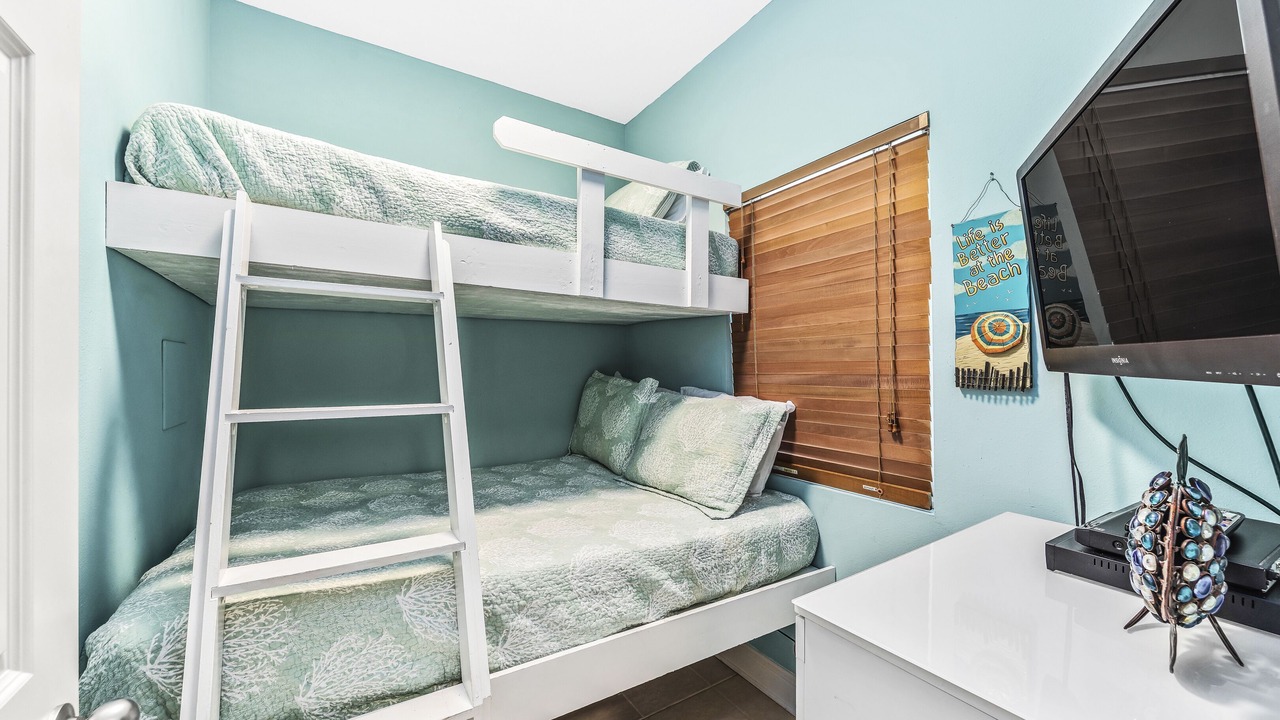 Photo of Bedroom in Gulf Shores