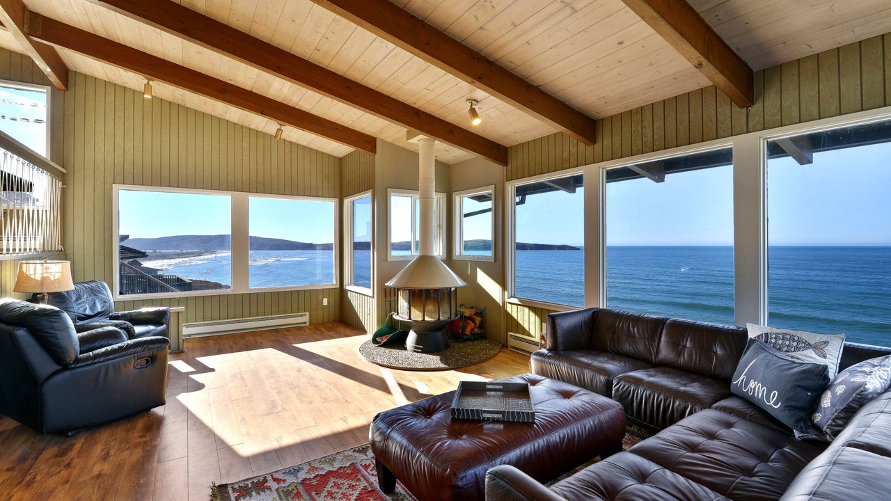 Photo of Livingroom in Dillon Beach