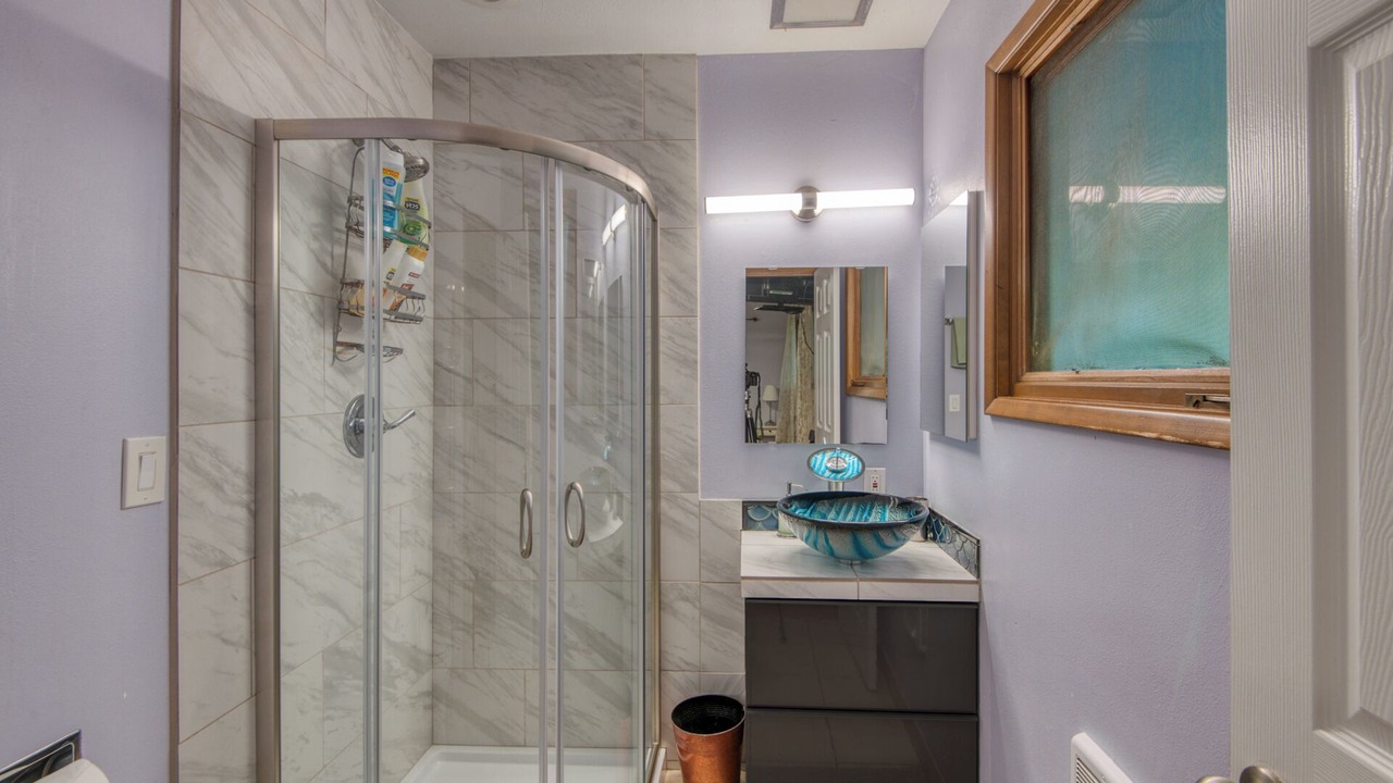 Photo of Bathroom in West Haven-Sylvan