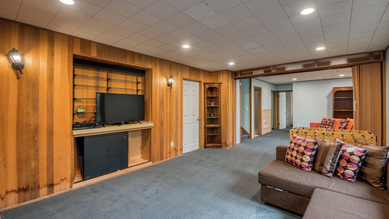 Photo of Livingroom in West Haven-Sylvan