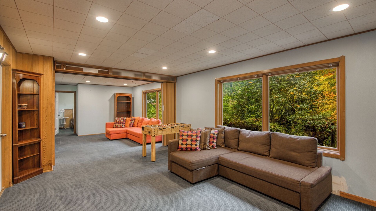 Photo of Livingroom in West Haven-Sylvan