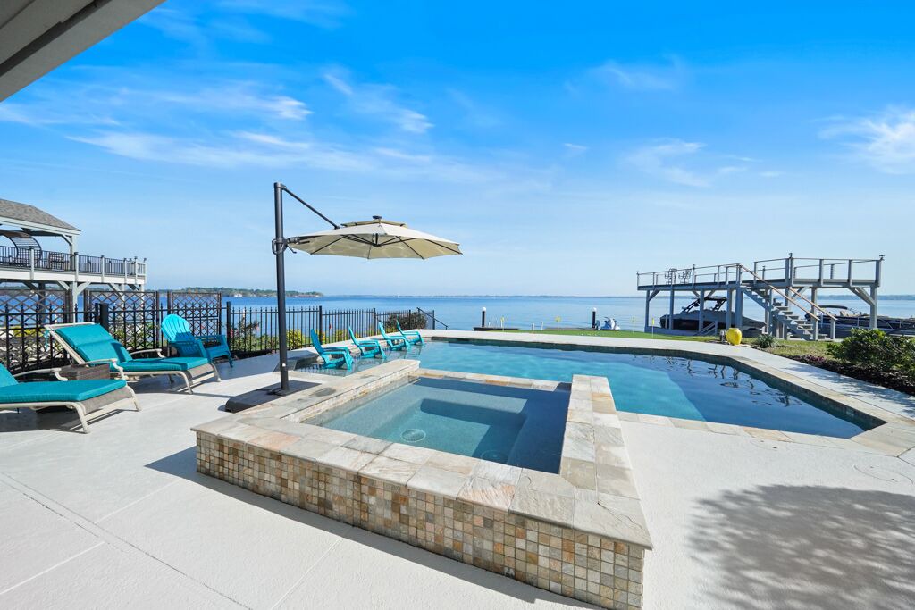 Photo of Outdoor in April Sound