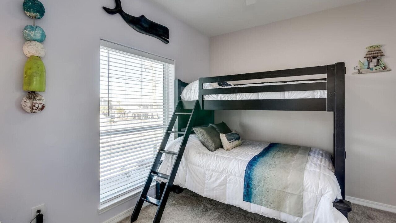 Photo of Bedroom in Navarre Beach