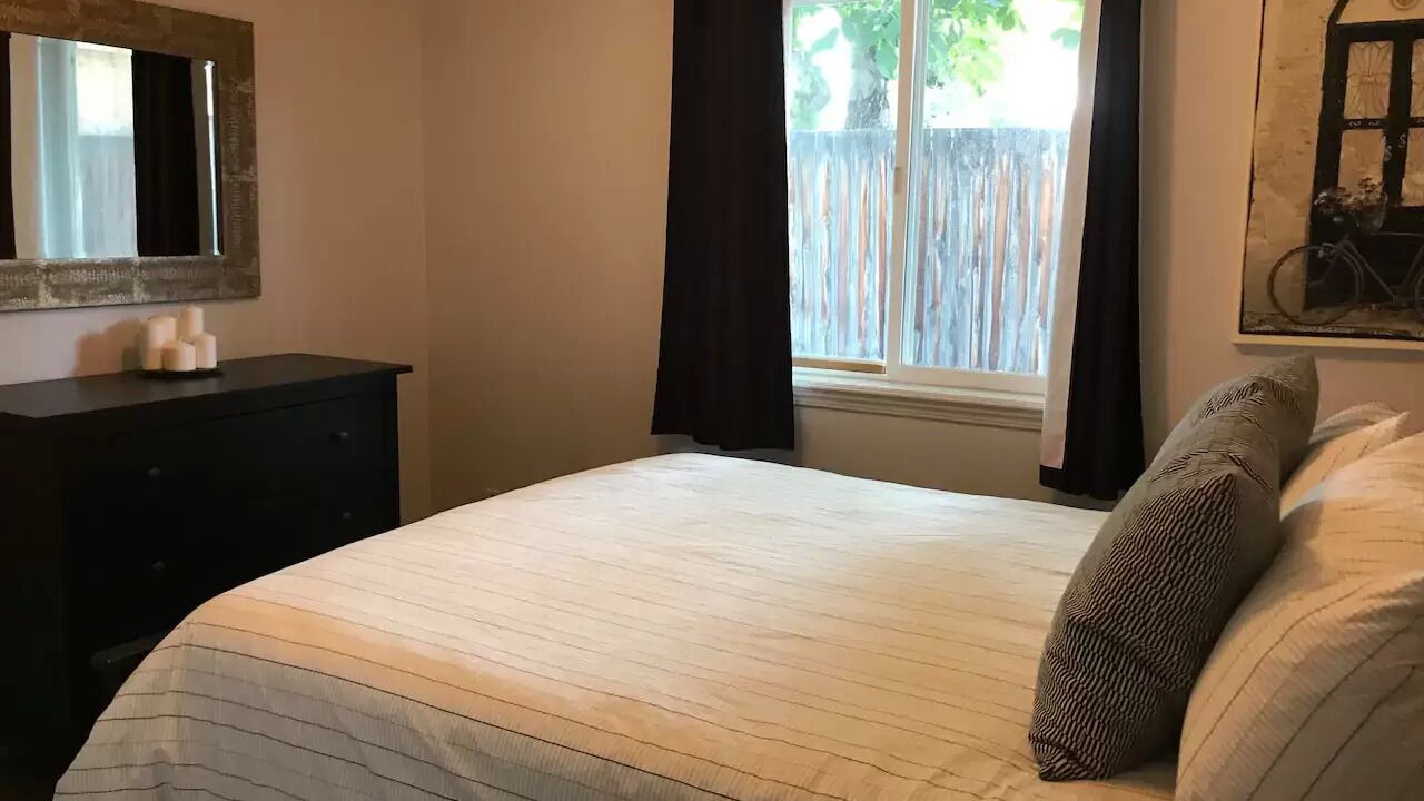 Photo of Bedroom in Brownstown