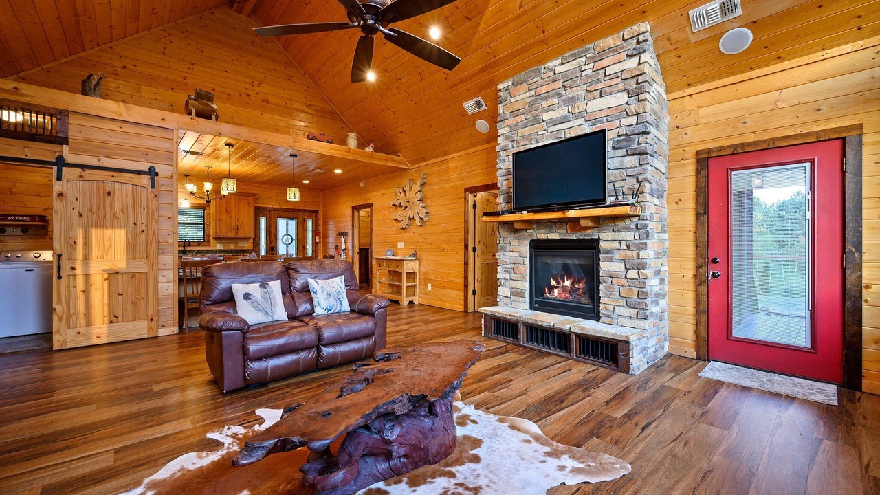 Photo of Livingroom in Broken Bow