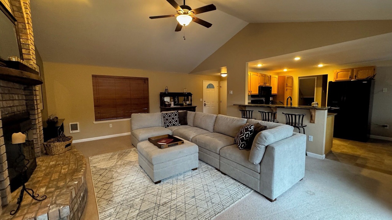 Photo of Livingroom in Anderson Island