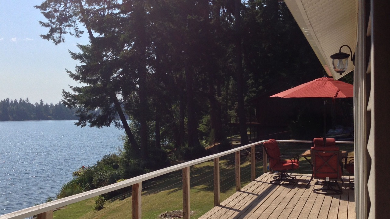 Photo of Patio Balcony in Anderson Island