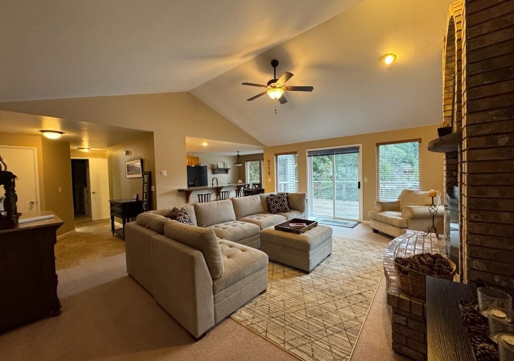 Photo of Livingroom in Anderson Island