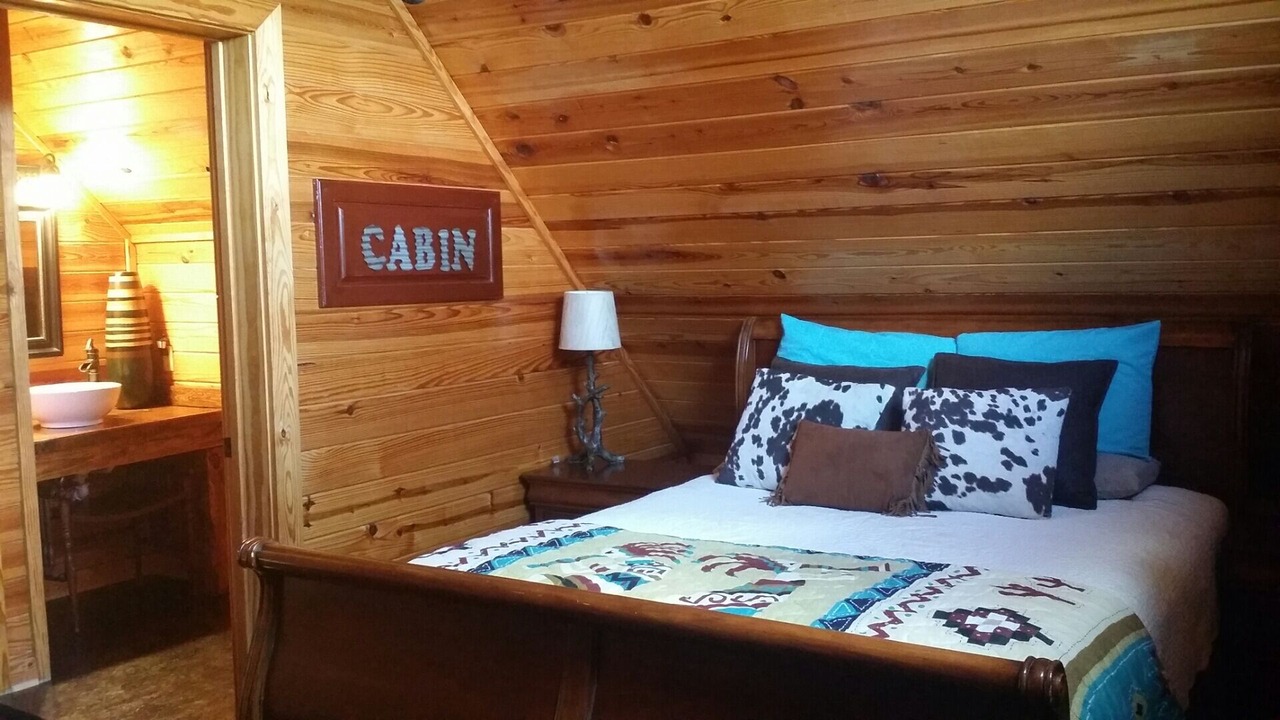 Photo of Bedroom in Glenwood